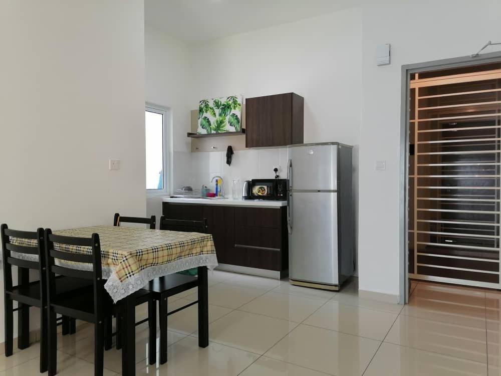 Mesahill Nilai 2 Room Condo - Fast Wifi, Amazing Pool & Tv المظهر الخارجي الصورة
