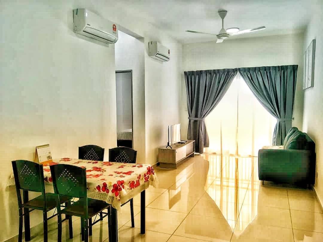 Mesahill Nilai 2 Room Condo - Fast Wifi, Amazing Pool & Tv المظهر الخارجي الصورة